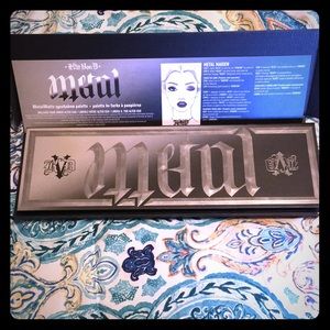 Kat Von D MetalMatte